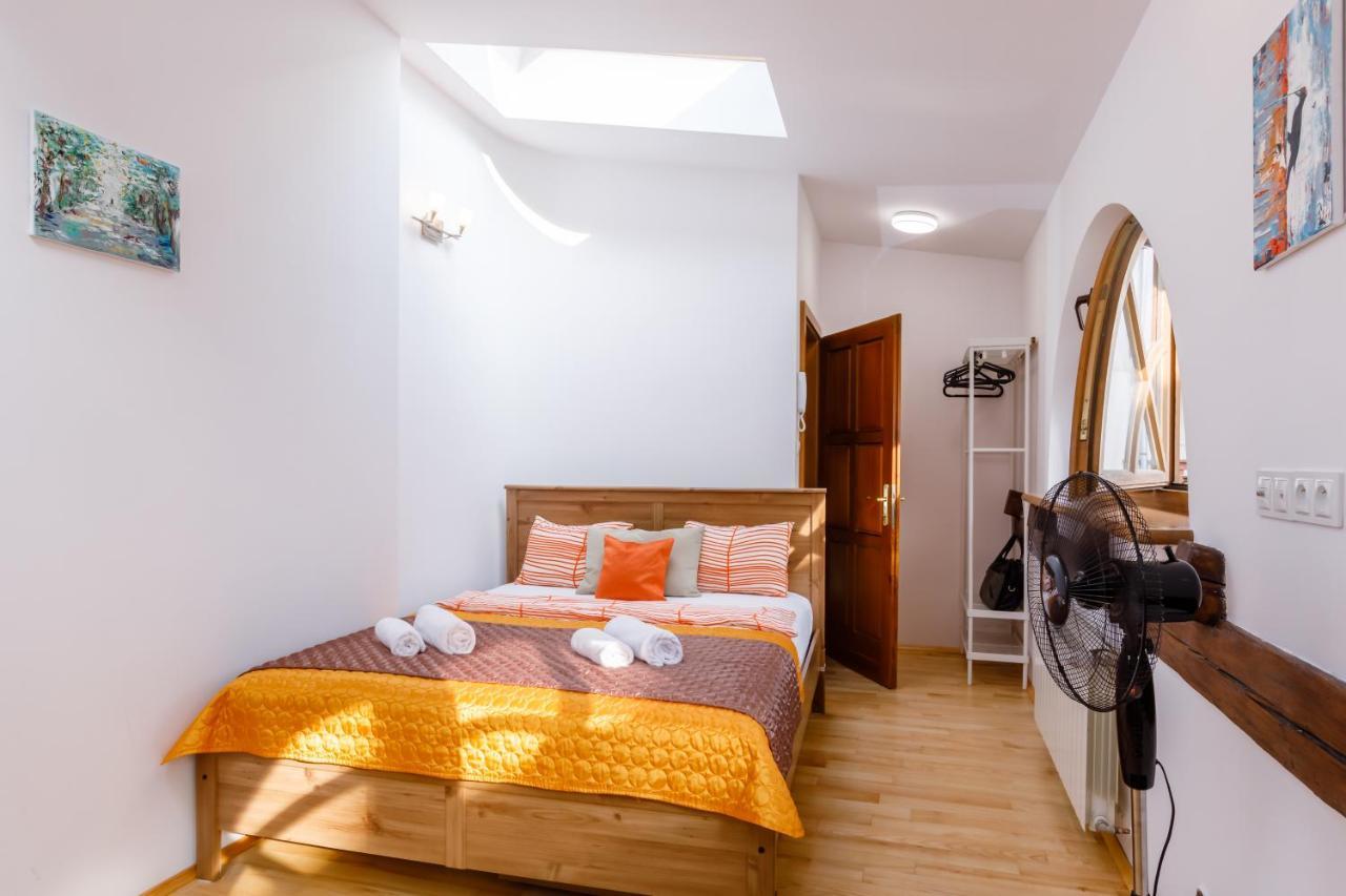 Ok Main Square Apartments 크라쿠프 외부 사진